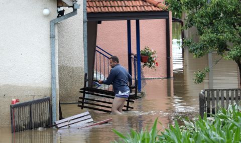  Наводнения потопиха части от Хърватия, Словения и Сърбия - 1