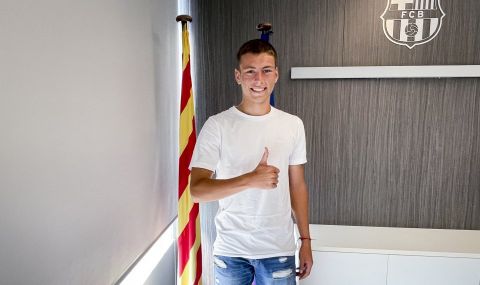 Мартин Георгиев официално подписа с Барселона - 1