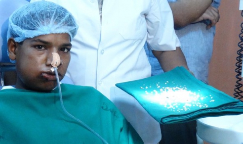 232 зъба извадиха индийски лекари от устата на момче - 1