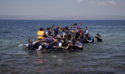 Над 200 мигранти се удавиха в Средиземно море - 1