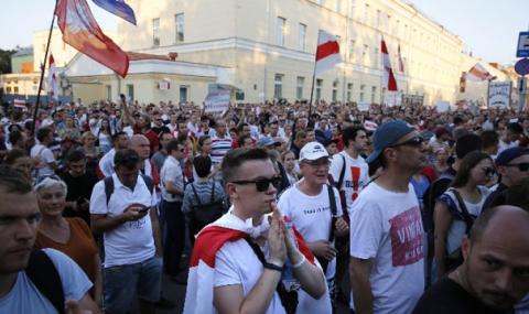 Хиляди аплодираха Сергей Тихановски, който празнува рожден ден в затвора край Минск - 1