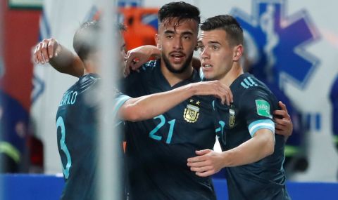 Аржентина не срещна трудности срещу Перу - 1