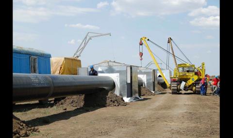 Пускат 20 км тръба от транзитния газопровод до Турция - 1