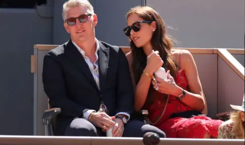 Бившата на Бастиан Швайнщайгер блести сама на светско събитие - 1