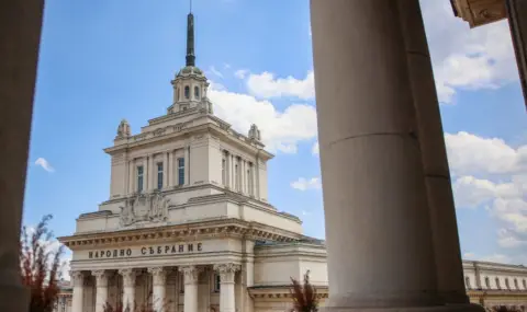 През първата сесия на Народното събрание са зададени 21 въпроса към премиера и вицепремиерите по време на блицконтрола - 1