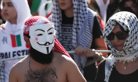 Многохиляден митинг в подкрепа на Палестина в центъра на Рим - 1