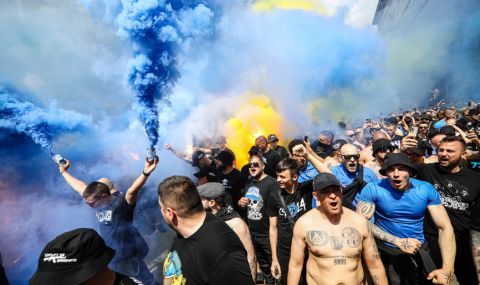 Побеснели фенове на Левски: Никога няма да се откажем! - 1