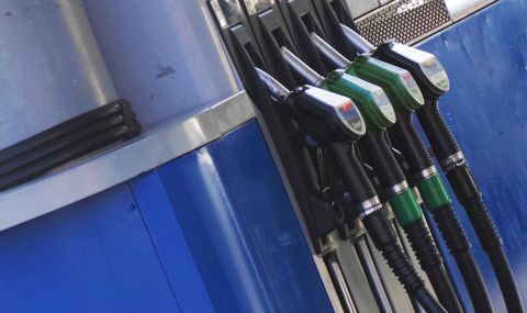 Експерт посочи как цените на горивата в България ще са с лев по-ниски - 1