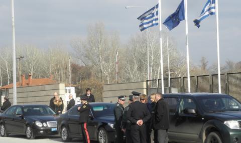 Гръцката полиция не позволи протести да блокират пътя за &quot;Кулата&quot; - 1