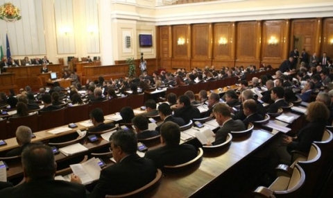 ГЕРБ: Парламентът няма да работи, за да не правят БСП циркове - 1