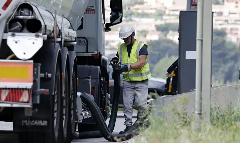 Цената на петрола надмина 110 долара за барел - 1