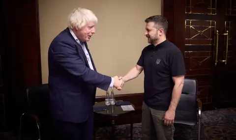 Boris Johnson said that NATO should accept Ukraine before the end of the war  - 1