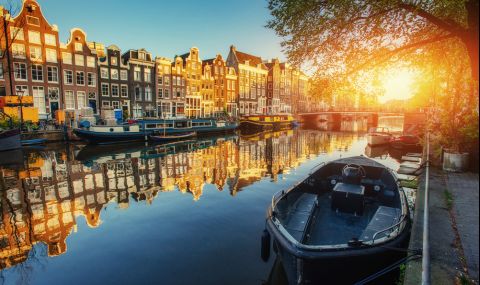 На този ден през 1275 г. е основан нидерландският град Амстердам - 1