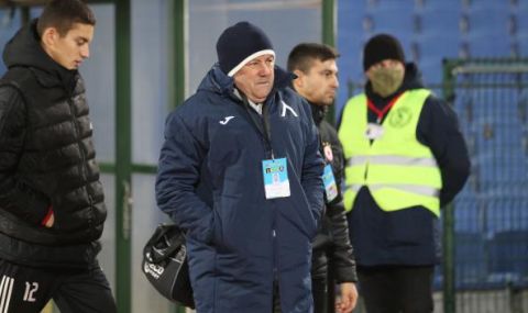 Треньорът на Левски е с COVID-19 - 1