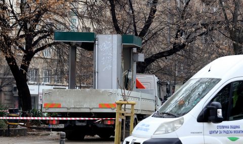 Премахнаха всички незаконни павилиони до болница "Св. Иван Рилски" - 1
