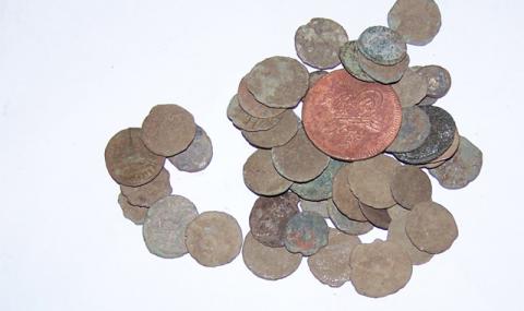 Откриха антични монети и оръжие в Левски - 1
