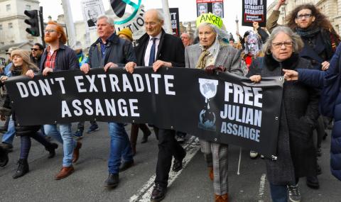 Протест в Лондон в защита на Джулиан Асандж - 1
