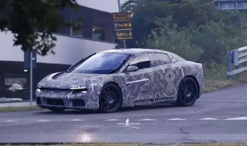 Ferrari Luce вече се появи по улиците на Италия, но предизвика нови дискусии заради своите чистачки - 1