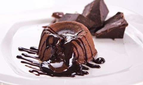 Рецепта на деня: Сочен шоколадов сладкиш само с три съставки - 1