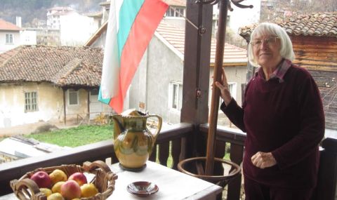 ЧРД 95г! Легендата на българската естрада Маргрет Николова пред ФАКТИ: Българските управници да имат повече топлина и любов към хората - 1