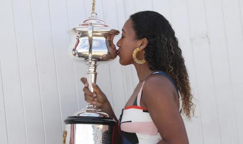 Наоми Осака победи Петра Квитова и вдигна трофея на Australian Open 2019 - 1
