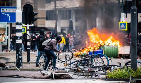 В Нидерландия: "Ако продължава така, вървим към гражданска война" - 1