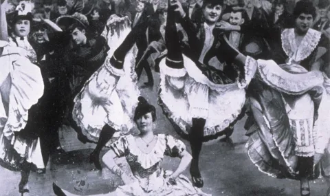 Мулен Руж отваря врати в Париж на 6 октомври 1889 г. - 1