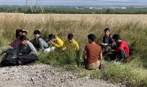 Хванаха 40 мигранти на входа на София - 1