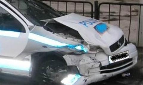 Пиян шофьор се заби в патрулка в София - 1