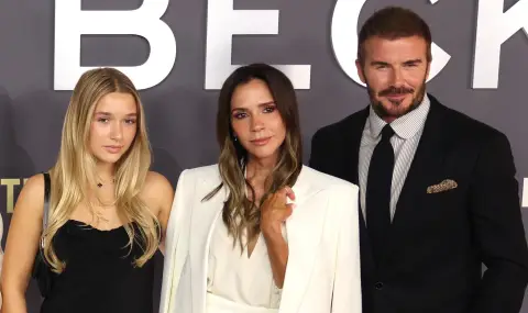 14-годишната дъщеря на Виктория Бекъм заблестя в луксозен тоалет на майка си  - 1