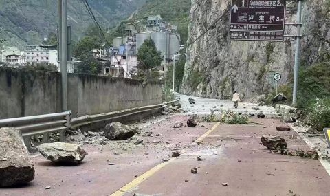 Жертвите на земетресението в Китай достигнаха 65 - 1