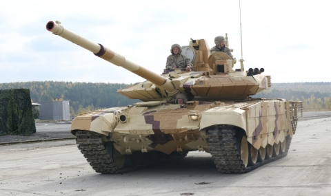 Индия подсилва западната си граница с 464 руски танка - 1
