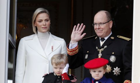 Принцът на Монако плаща по 12 млн. евро на съпругата си, за да остане до него - 1