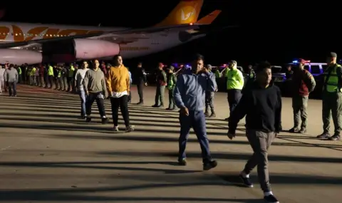 Trump Doesn't Know If He Should Follow the Constitution on Immigration  - 1