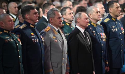 Путин обеща модерни оръжия на армията и флота - 1