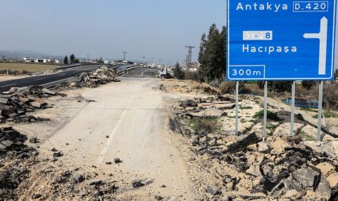 13 000 земетресения при съседите за по-малко от един месец - 1