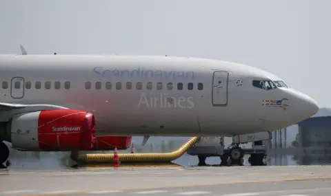 Авиокомпания отмени стотици полети заради скока на цената на петрола - 1