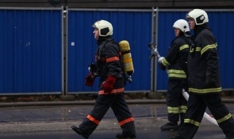 Пожарникари излизат на протест в София - 1