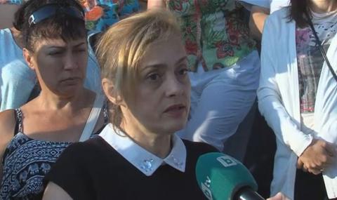 Протест в защита на директорката, отказала да приеме ромски деца - 1