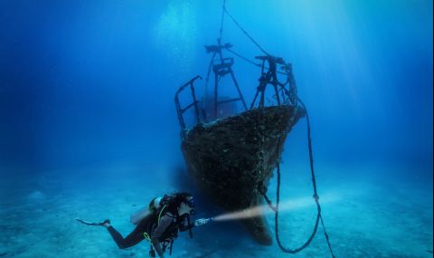 Откриха останки от 400-годишен кораб в германска река  - 1
