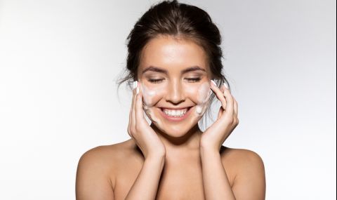 Ето как да миете лицето си срещу бръчки и увиснала кожа - 1