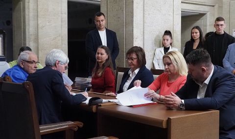 Нинова: Промяната и статуквото се сляха в безпринципна сглобка за пари и власт. Местните избори са възможност за промяна - 1