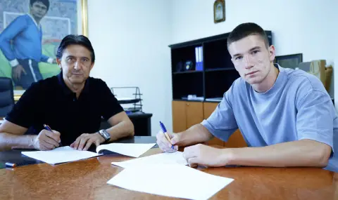 Левски подписа с юноша - 1