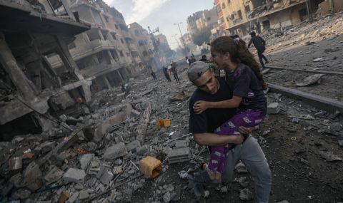 Тотален хаос и паника в Газа, 100 израелски изтребителя бомбардират ивицата - 1