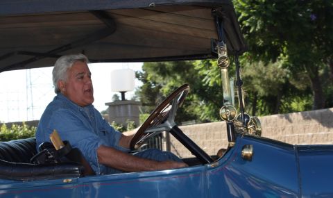 Джей Лено с подробности за инцидента в гаража му - 1