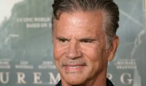 Лоренцо Ламас откри любовта на 68 години в лицето на актрисата Хедър Локлиър (СНИМКА) - 1