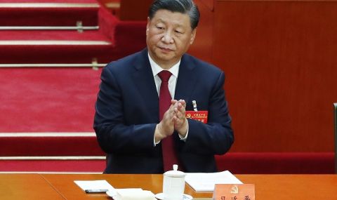 "Уолстрийт джърнъл": Си Дзинпин разтърсва китайската финансова система с включването на ключови сътрудници   - 1