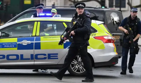 42-годишна жена загина, а двама са ранени при стрелба в Източен Лондон - 1