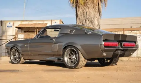 Продава се уникален Ford Mustang - 1