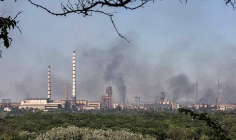 Жени, напуснали "Азот", разказаха за чуждестранните наемници в завода - 1